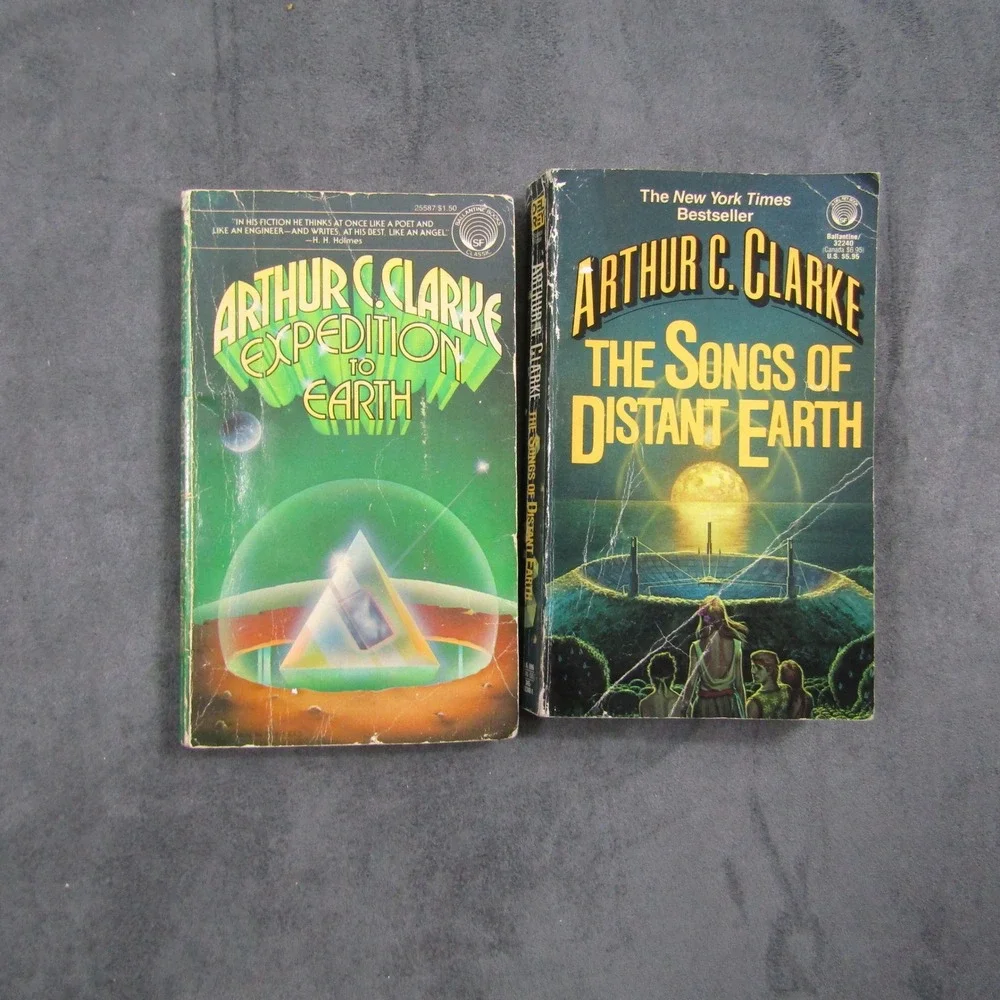 Arthur C. Clarke Book Lot 2pc Green Yellow Expedition to Earth Distant Earth